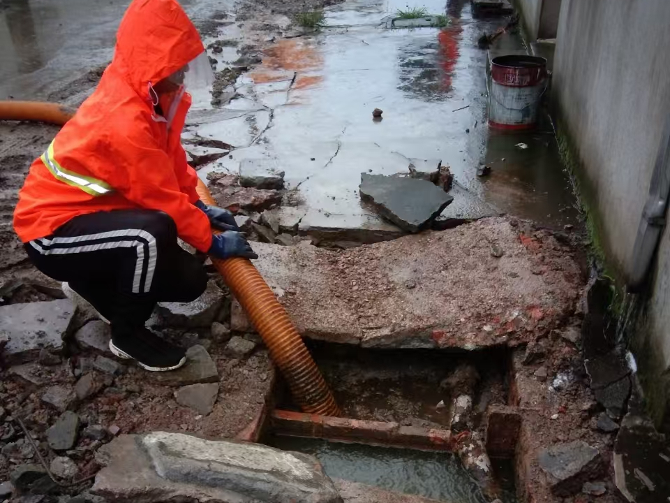 厦门专业清理污水池 炜誉市政以规范流程守护城市 “肠道”